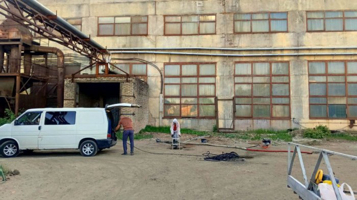 Уборка крыш, кровли от снега, парковки от льда, прочистка ливневки и  дренажа парковки ТЦ подземной парковки в Москве